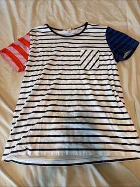 Brooks Brothers White Striped Tee with Red and Navy Short Sleeves